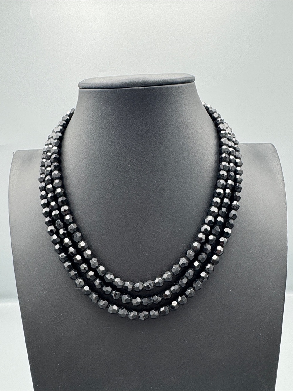 GLASS VINTAGE Black Faceted Bead Multi-Strand Necklace - Picture 2 of 4